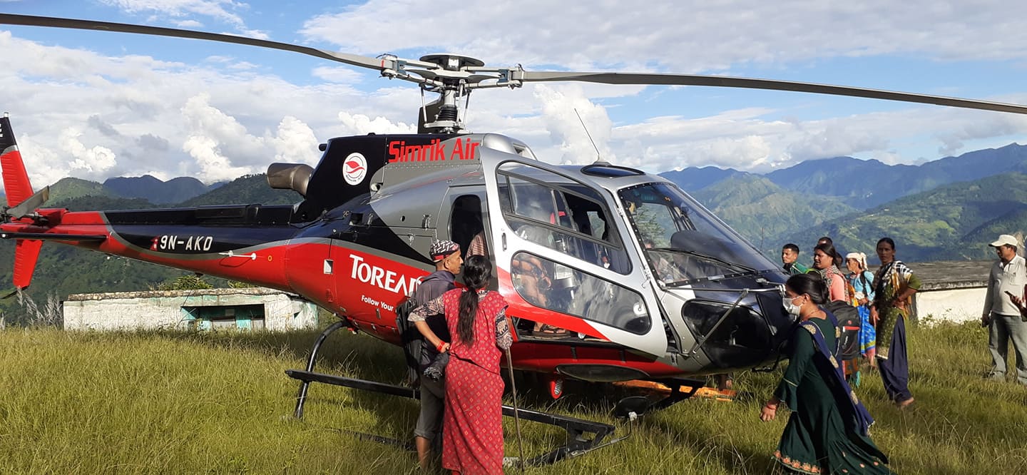 बैतडीको डिलाशैनीकी एक सुत्केरी महिलाको हेलिकप्टर मार्फत उद्धार 